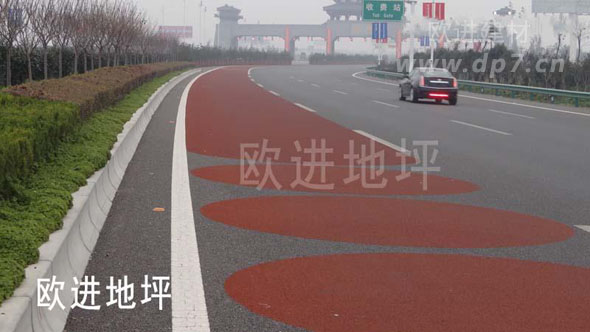 公交专用车道彩色路面www.licheng1555.cn