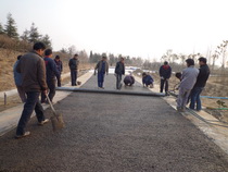 欧进彩色透水混凝土工艺流程-www.licheng1555.cn